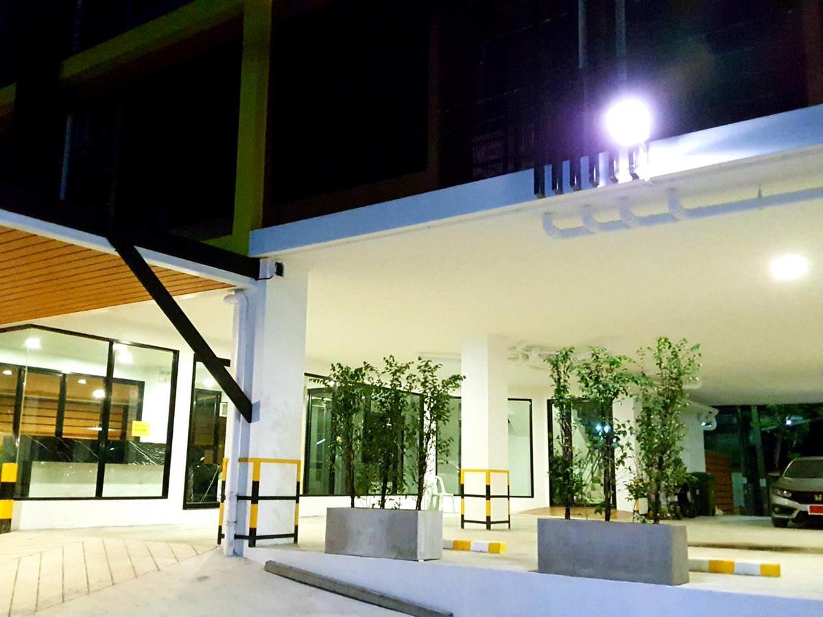 The All 24 Luxury Residence Bangkok Esterno foto